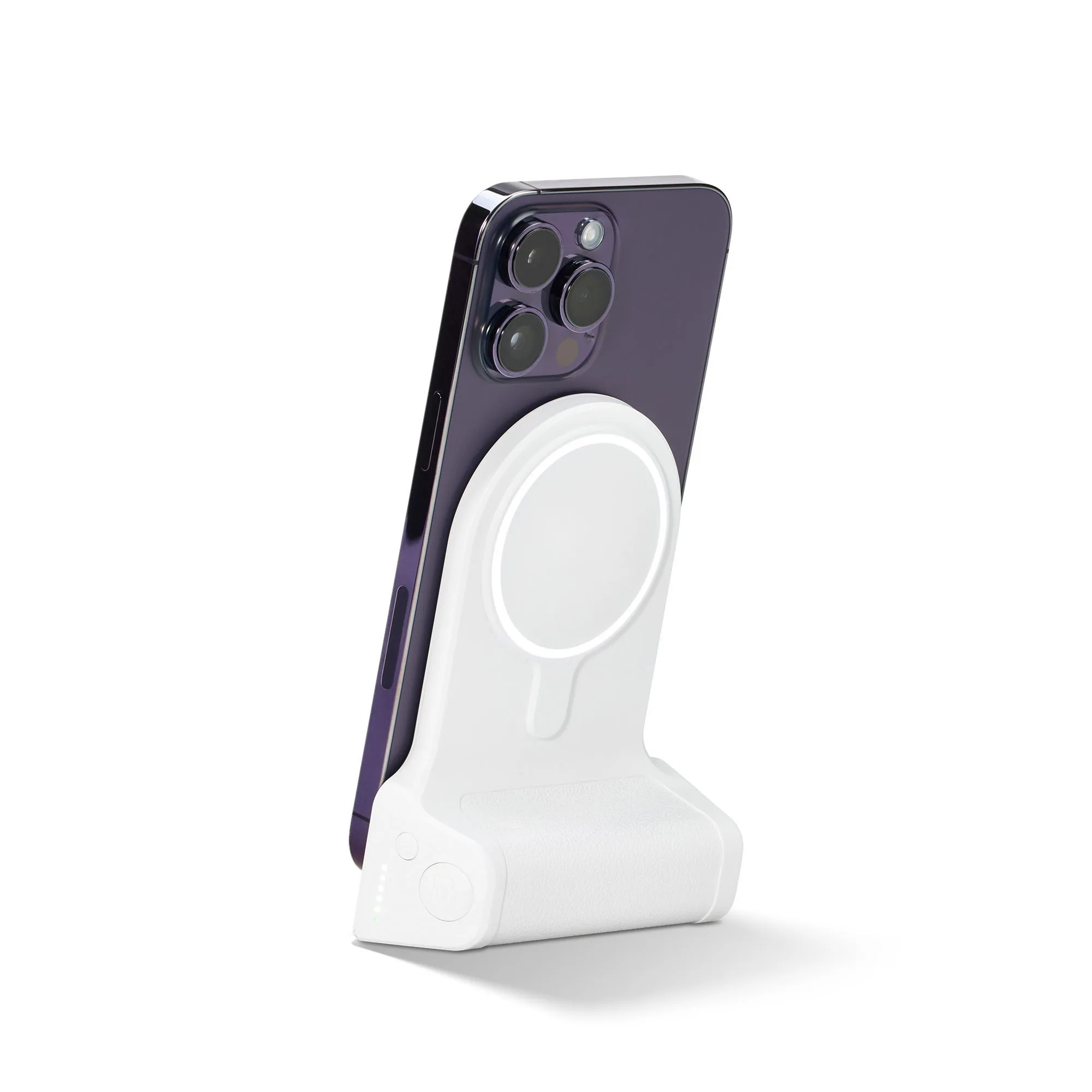 QC360WT (MagSafe 5,000 mAh power bank, Phone not included)