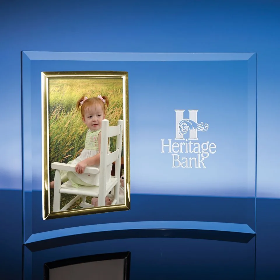 Vertical Picture Frame w/Gold Trim (5" x 7")