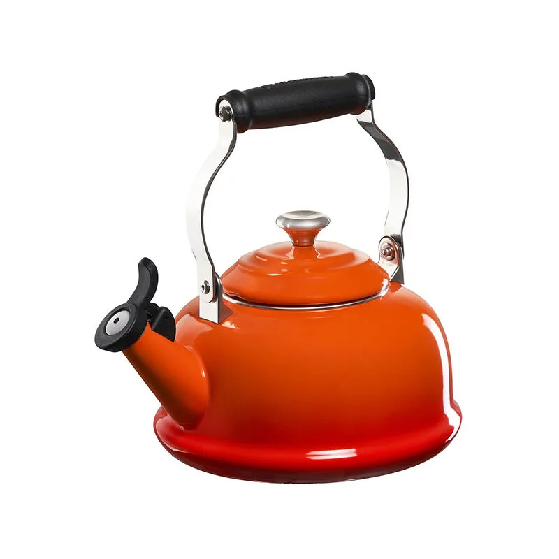 Le Creuset Classic Whistling Kettle W/ Metal Finishes Flame