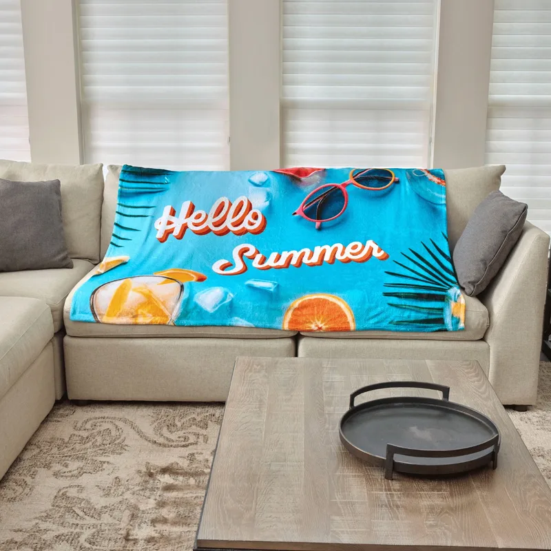 EPICOLOR Plush Throw - 30" x 40"