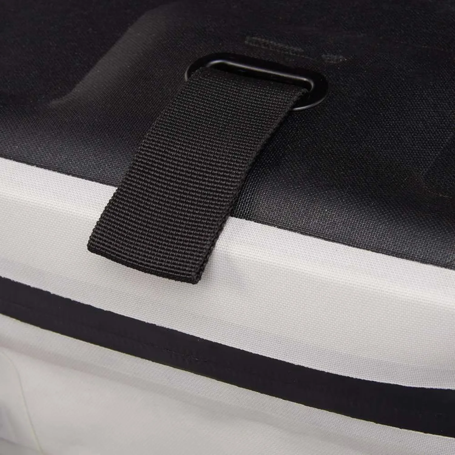 Igloo Trailmate 30-Can MaxCold Cooler Bag view 6
