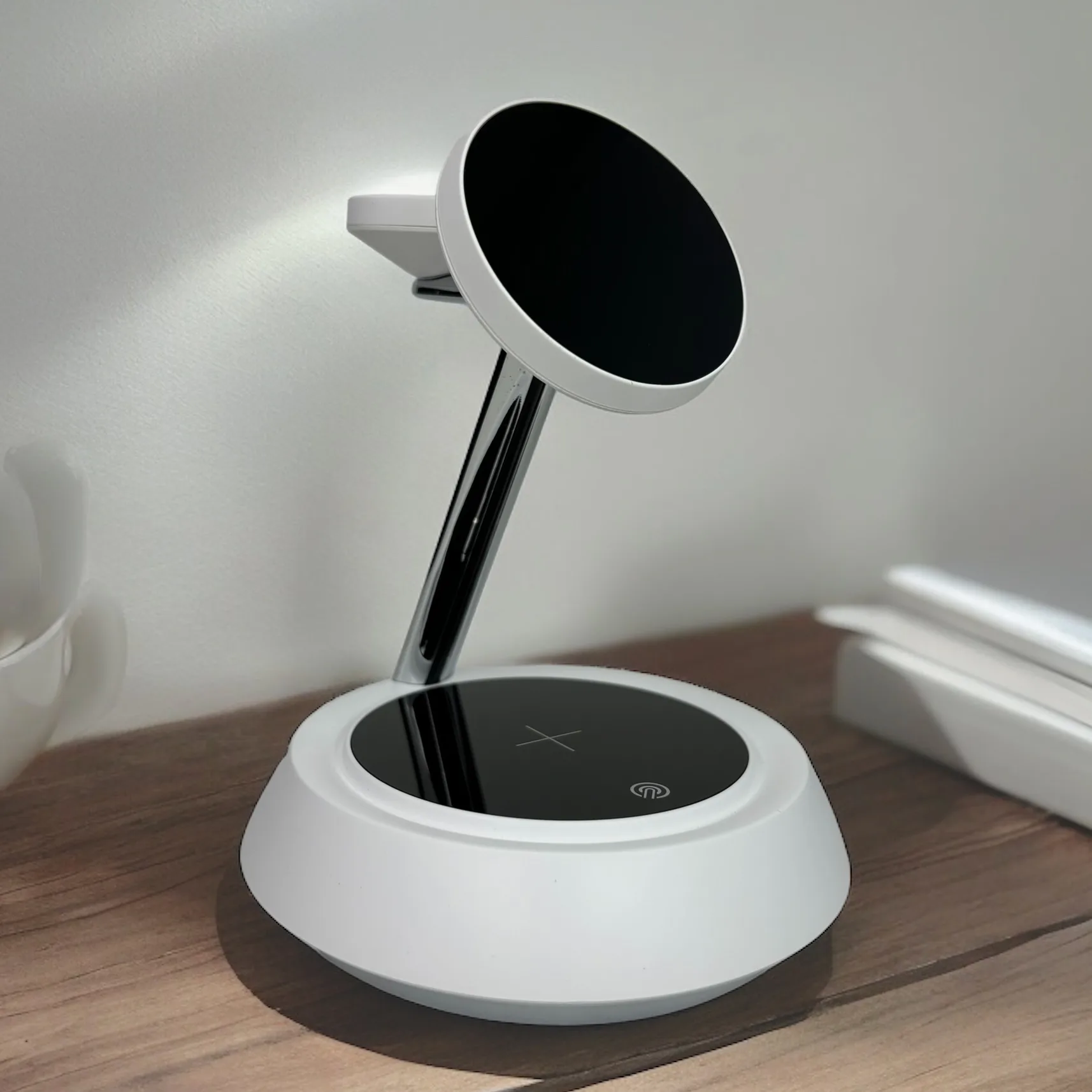 PHOENIX QI - 3" 1 Desktop Charger view 2