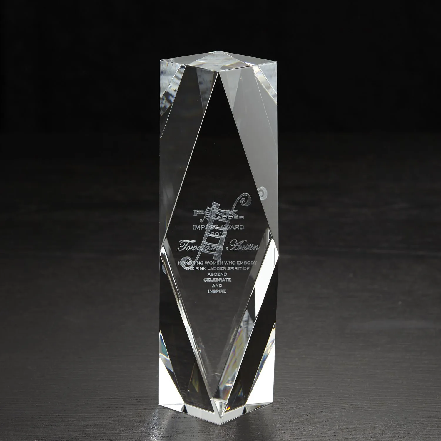 Medium Chairmans 3D Crystal Award view 2