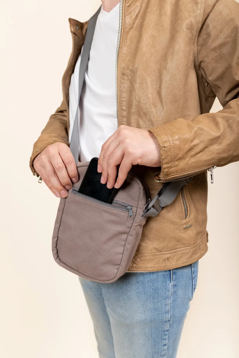 Portrait Crossbody - DENIM