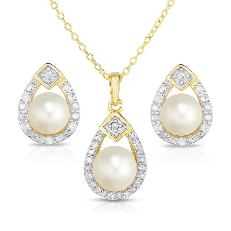 Jilco Inc Pearl And Diamond Earring & Necklace Set - Yellow Gold