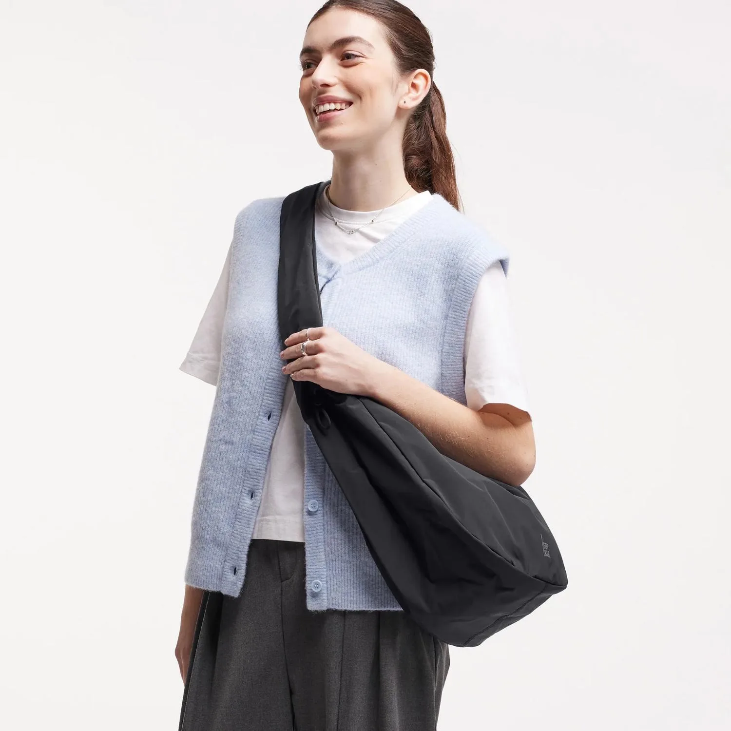 GOT BAG® Moon Bag Ruffle – GOTS Certified Ocean Plastic Crossbody Bag view 7
