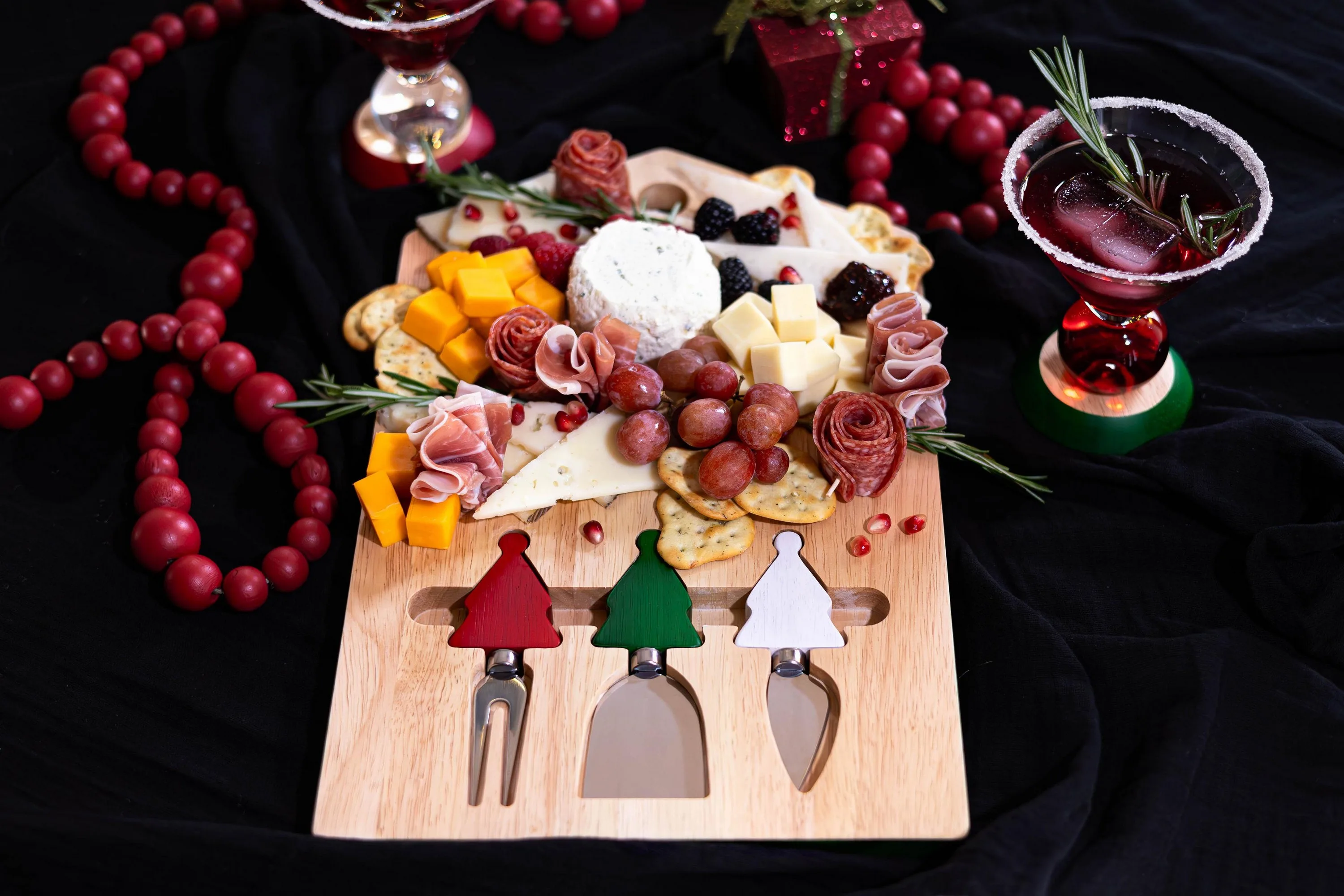 Jeanne Fitz Tootles! By Jeanne Fitz Whimsical Christmas 4Pc Service Board W/ Knives - Green