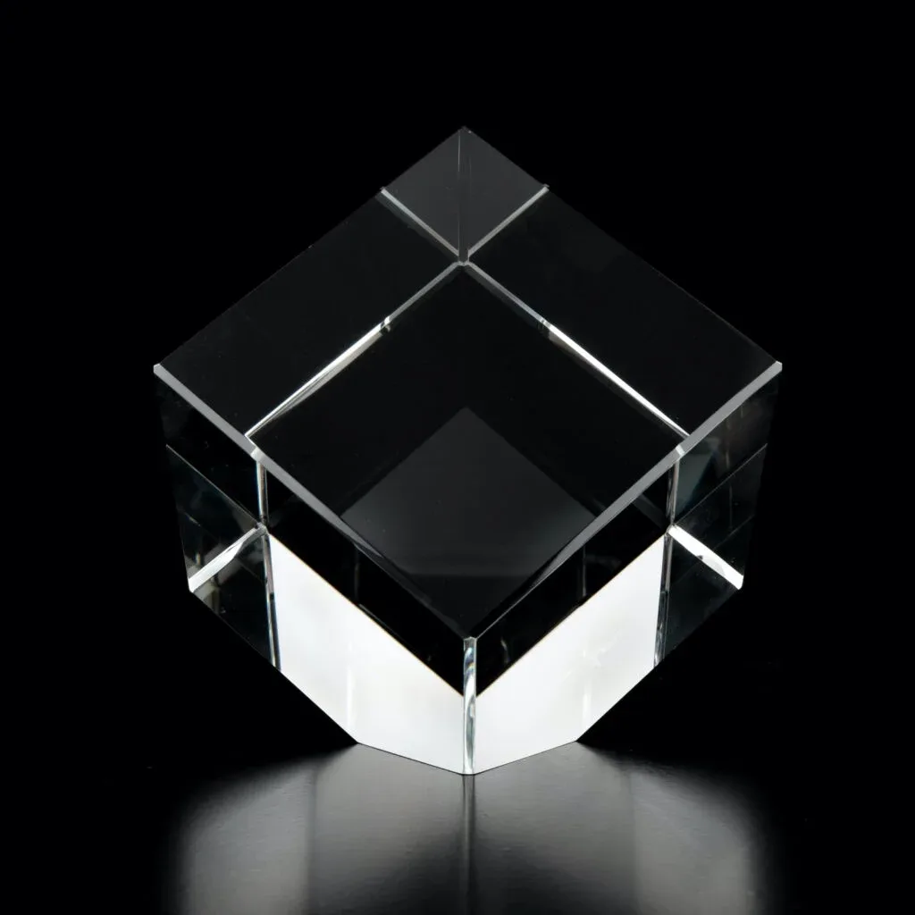 Amira Cut Corner Cube view 2