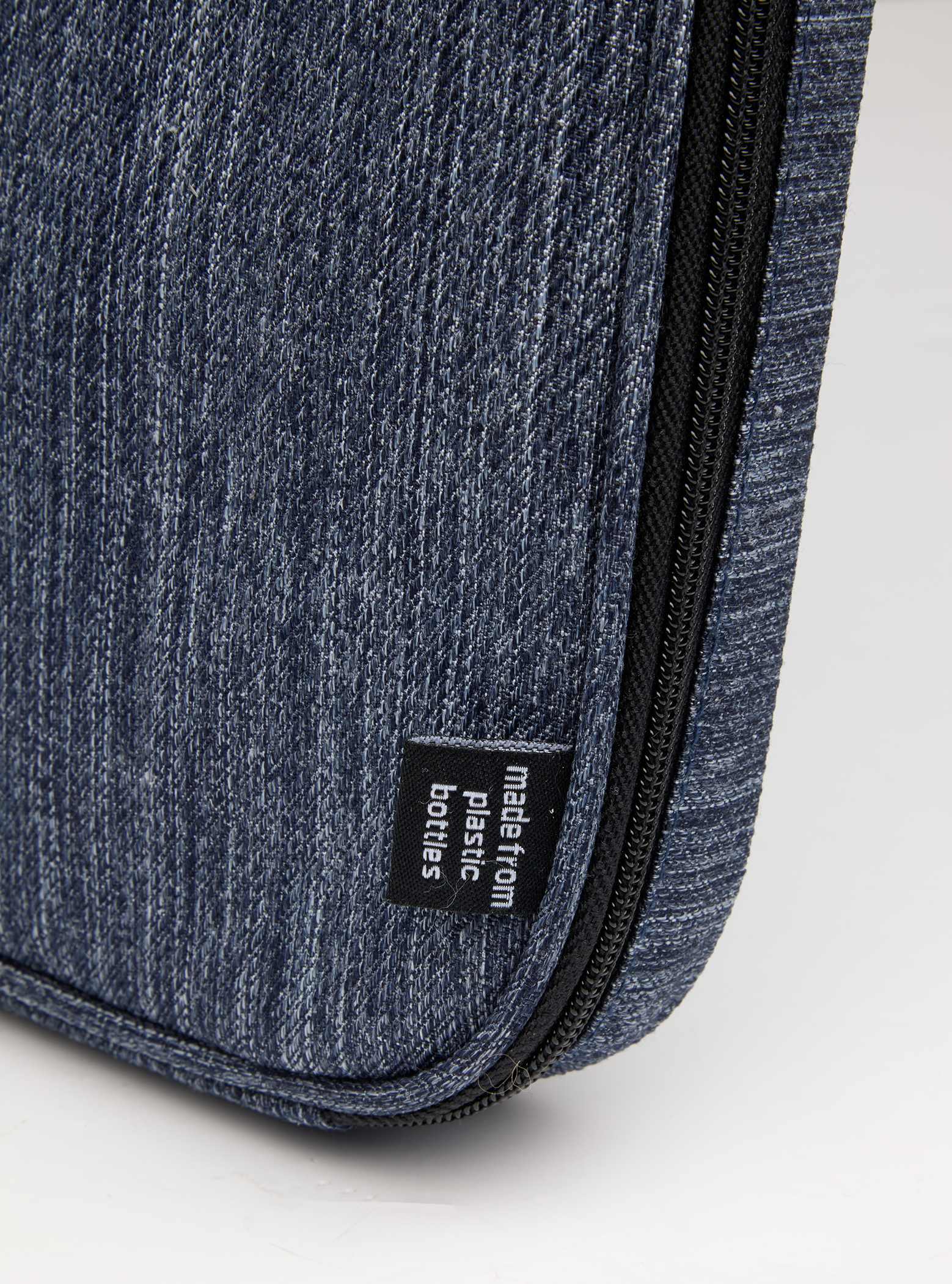 SM-8250HENYAngle-Left