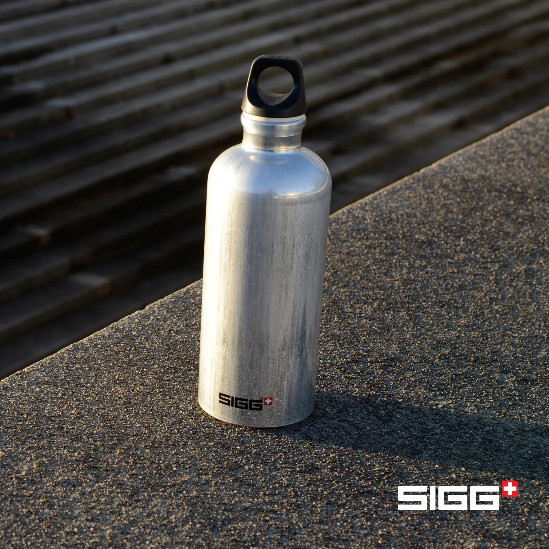 SIGG™ Classic Traveller Bottle - 14oz/20oz/34oz view 4