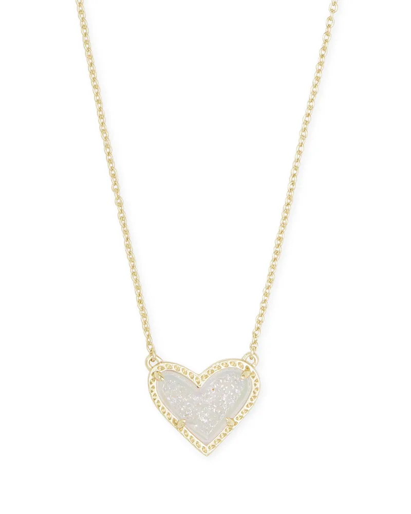 Kendra Scott Ari Heart Short Gold Pendant Necklace