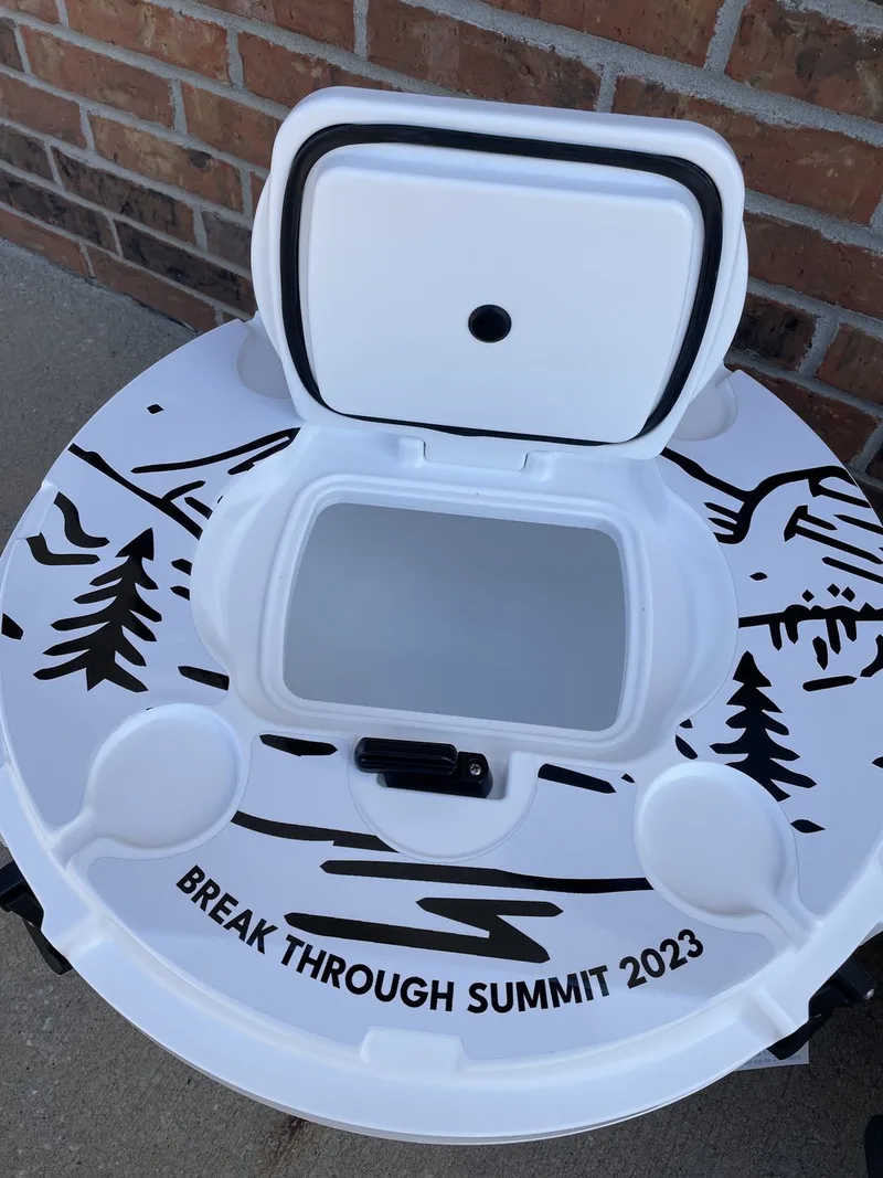 Clam Cooler - White view 3