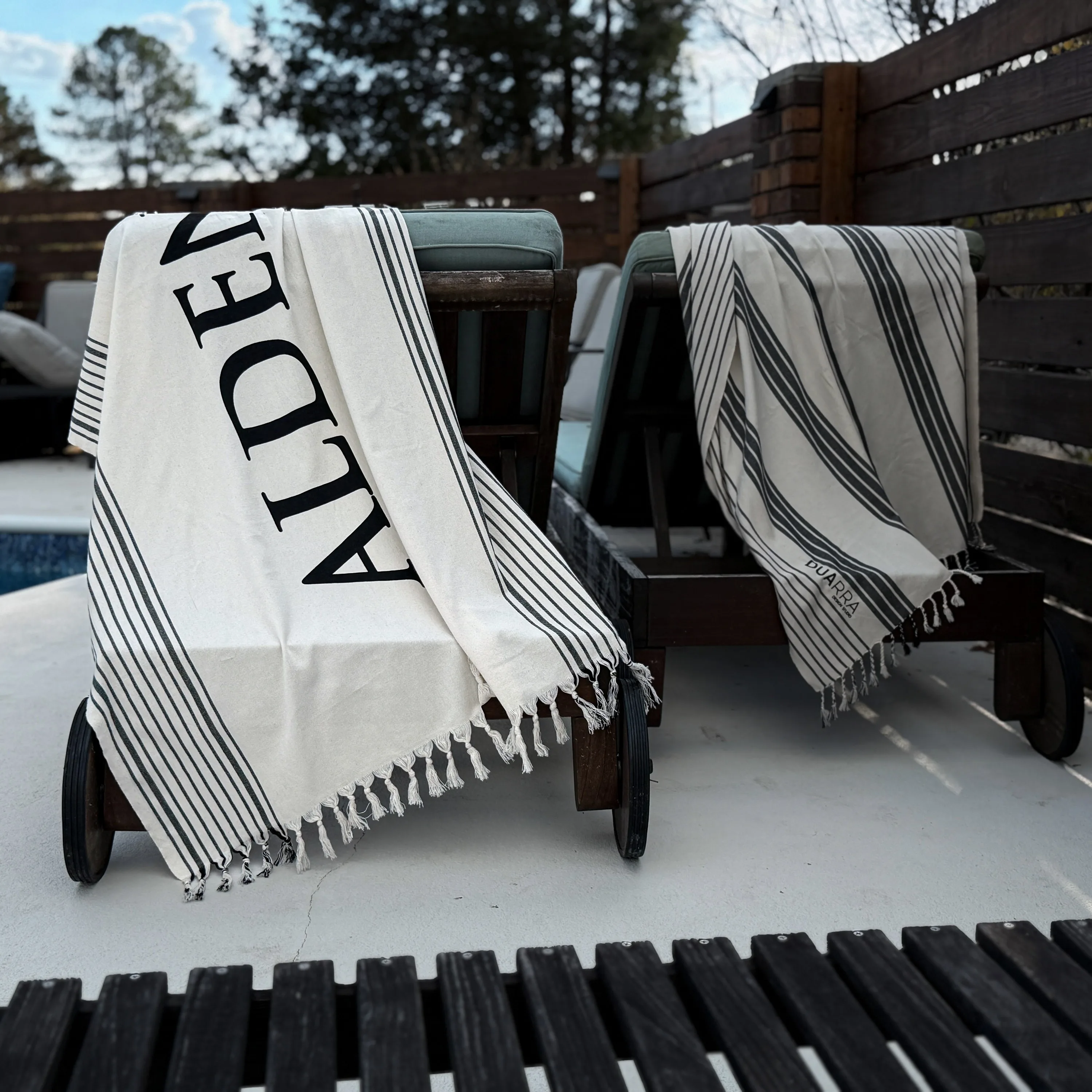 Logo Lifestyle View