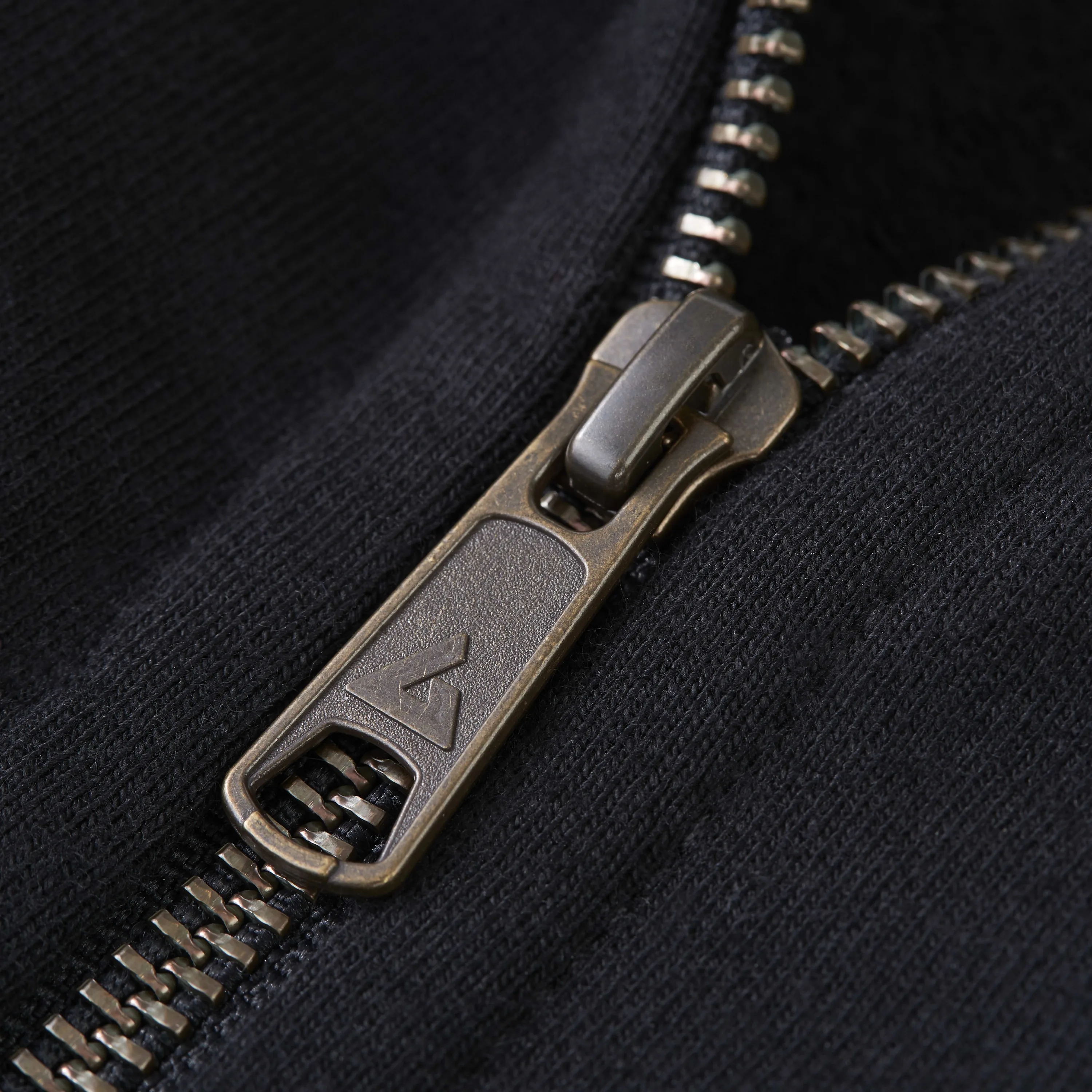 TM18146995Angle-Left