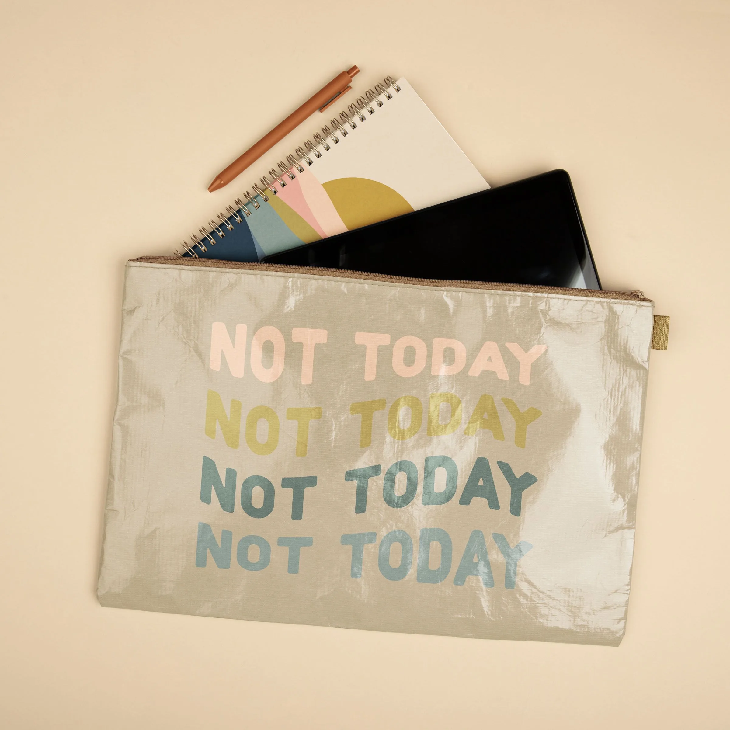 Dottie Pouch - Laminated Non-Woven Rpet view 4