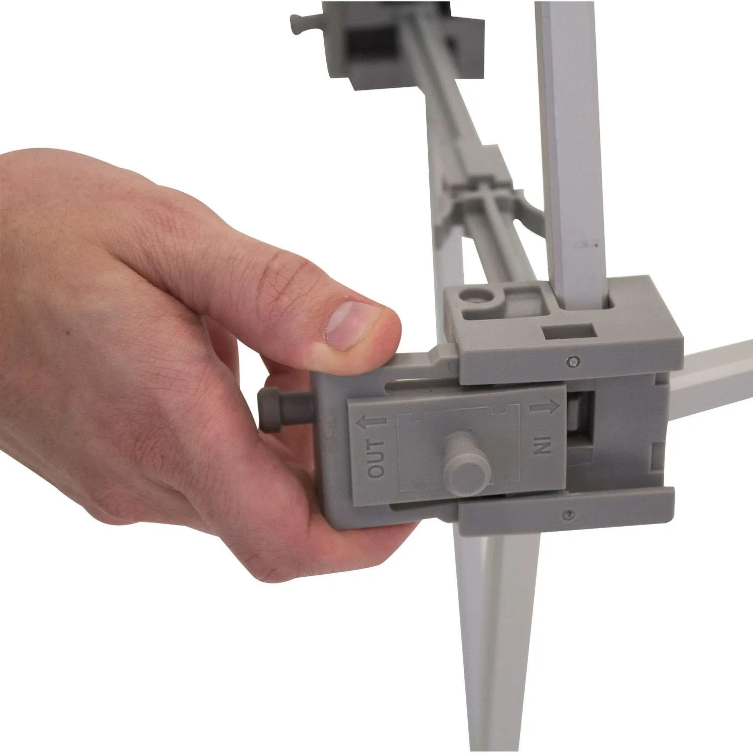 Deluxe GeoMetrix Wide Corner Hardware view 4