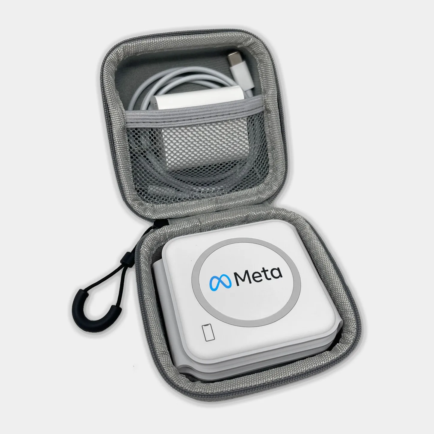 Trio Pro - 3-In-1 Travel Charger With Case - White view 3