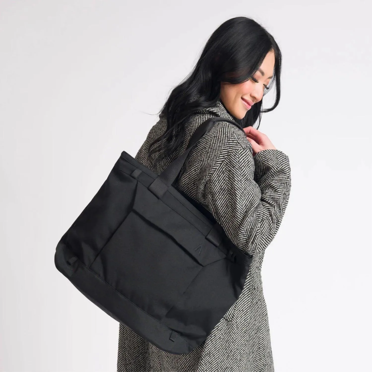 BOUNDARY SUPPLY® Recycled Rennen Tote Bag view 3
