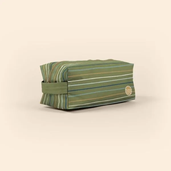 Jungle Green Logo Angle