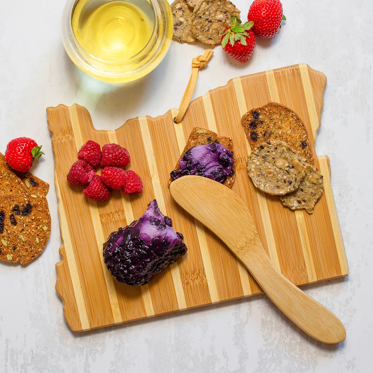 Oregon Charcuterie Board with Spreader Knife Gift Set view 3