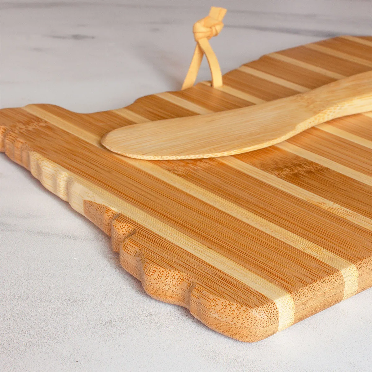 Oregon Charcuterie Board with Spreader Knife Gift Set view 5