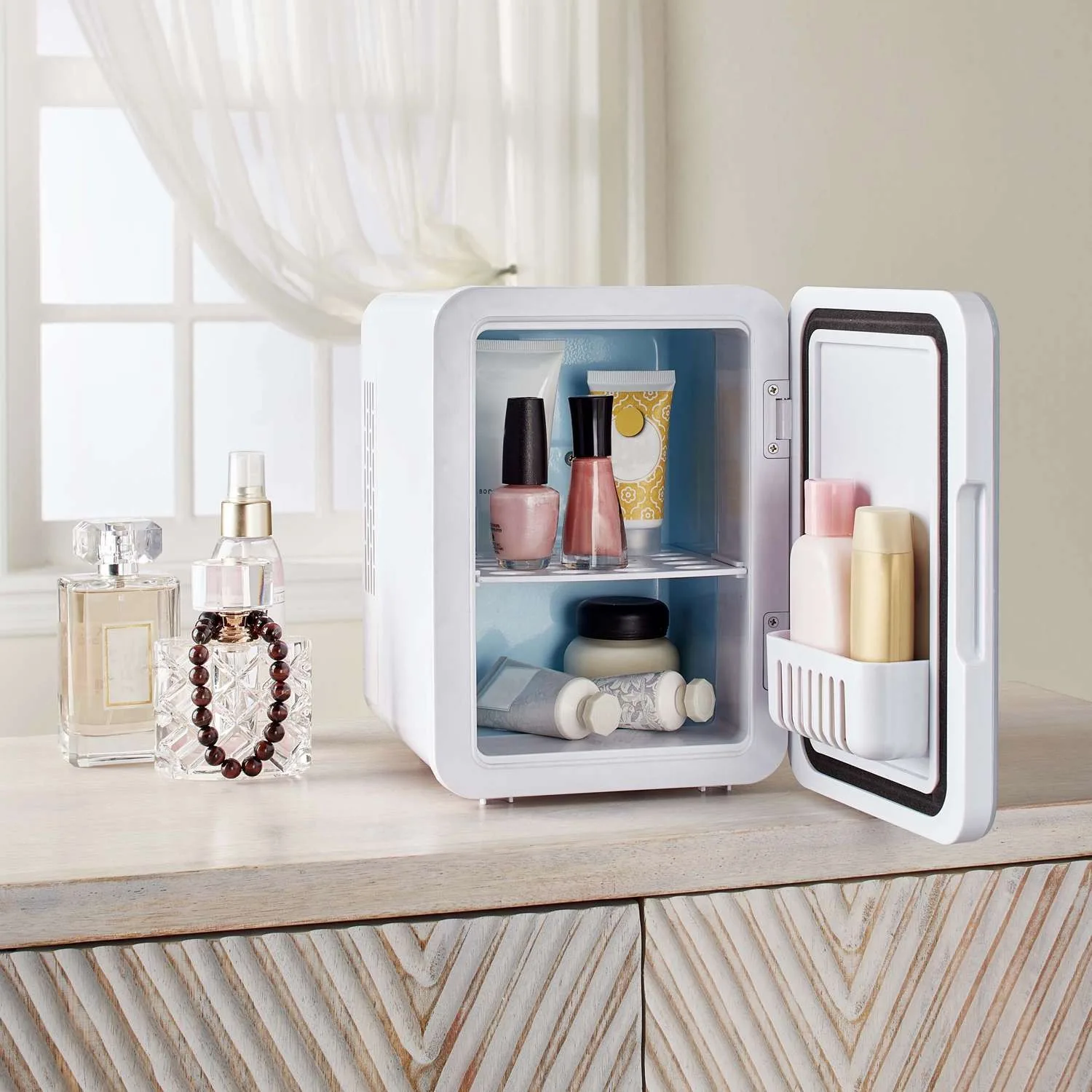 4L Mini Fridge with Decal view 3