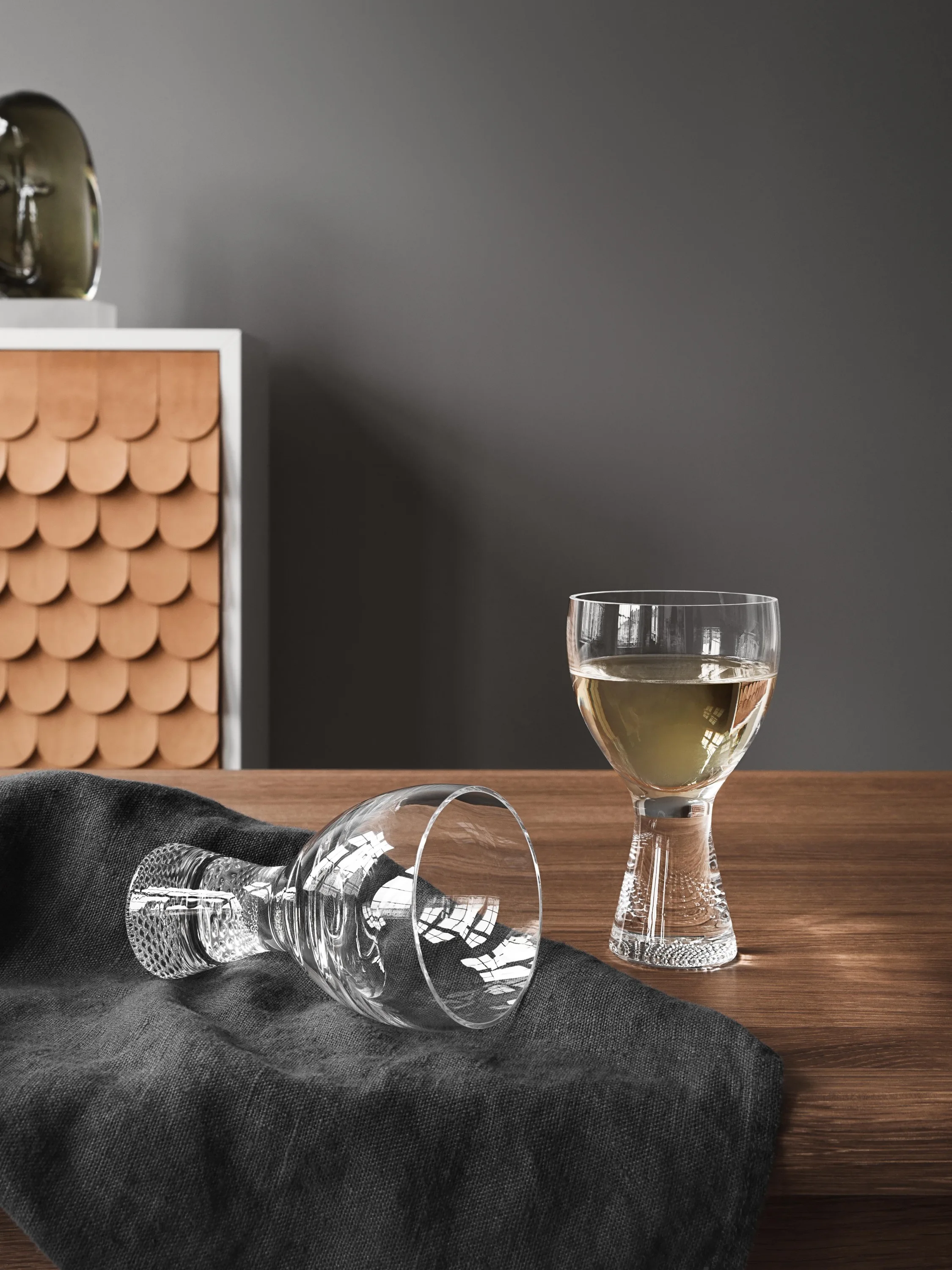 Kosta Boda Limelight Wine Set 2