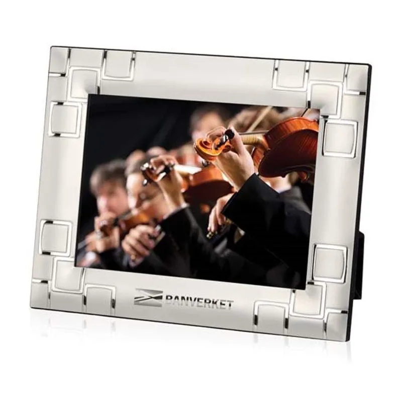 7.25" H x 9.25" W